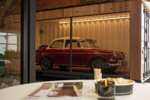Liv-art - Oldtimerstalling - zeecontainer project