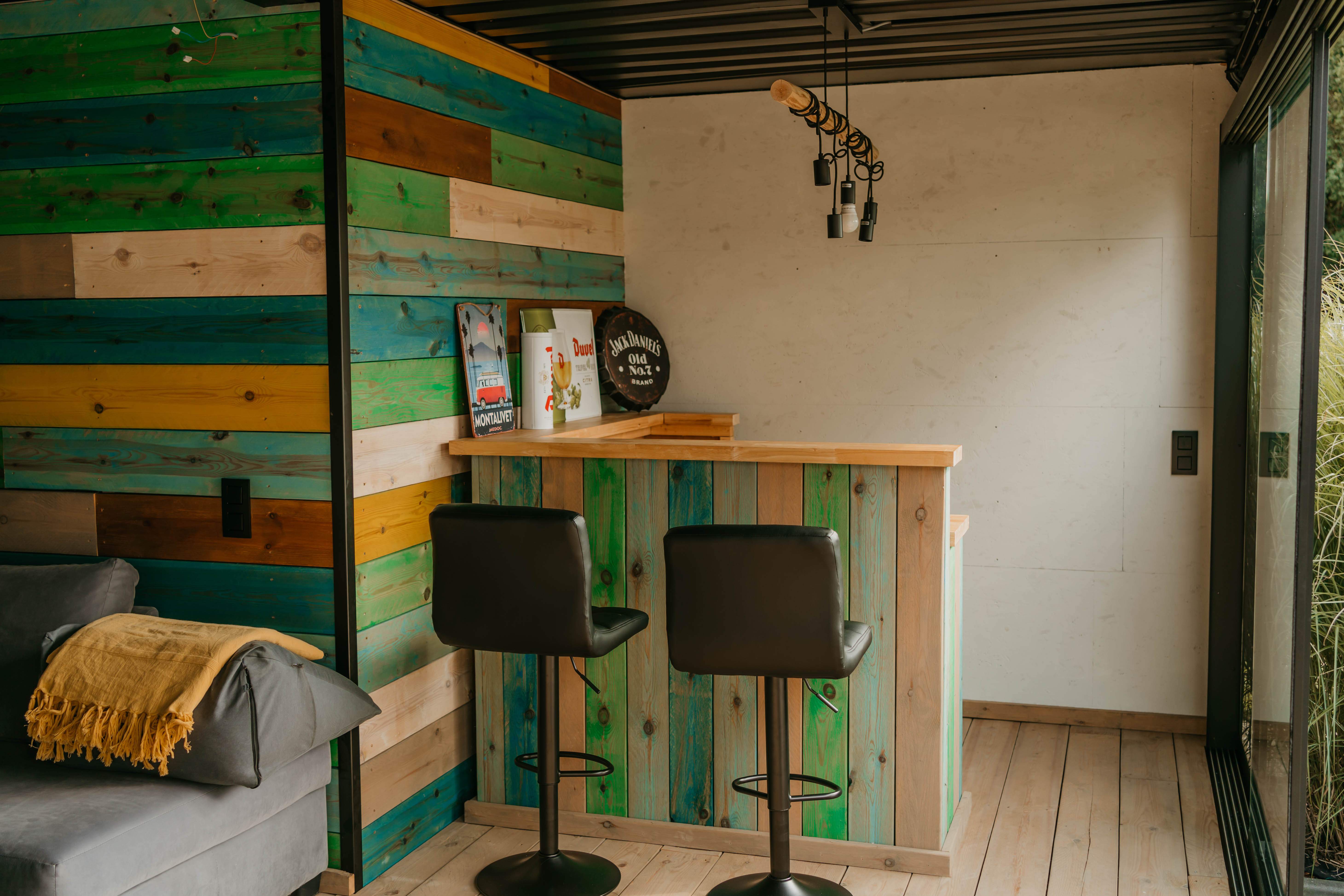 Bar- Liv-art zeecontainers