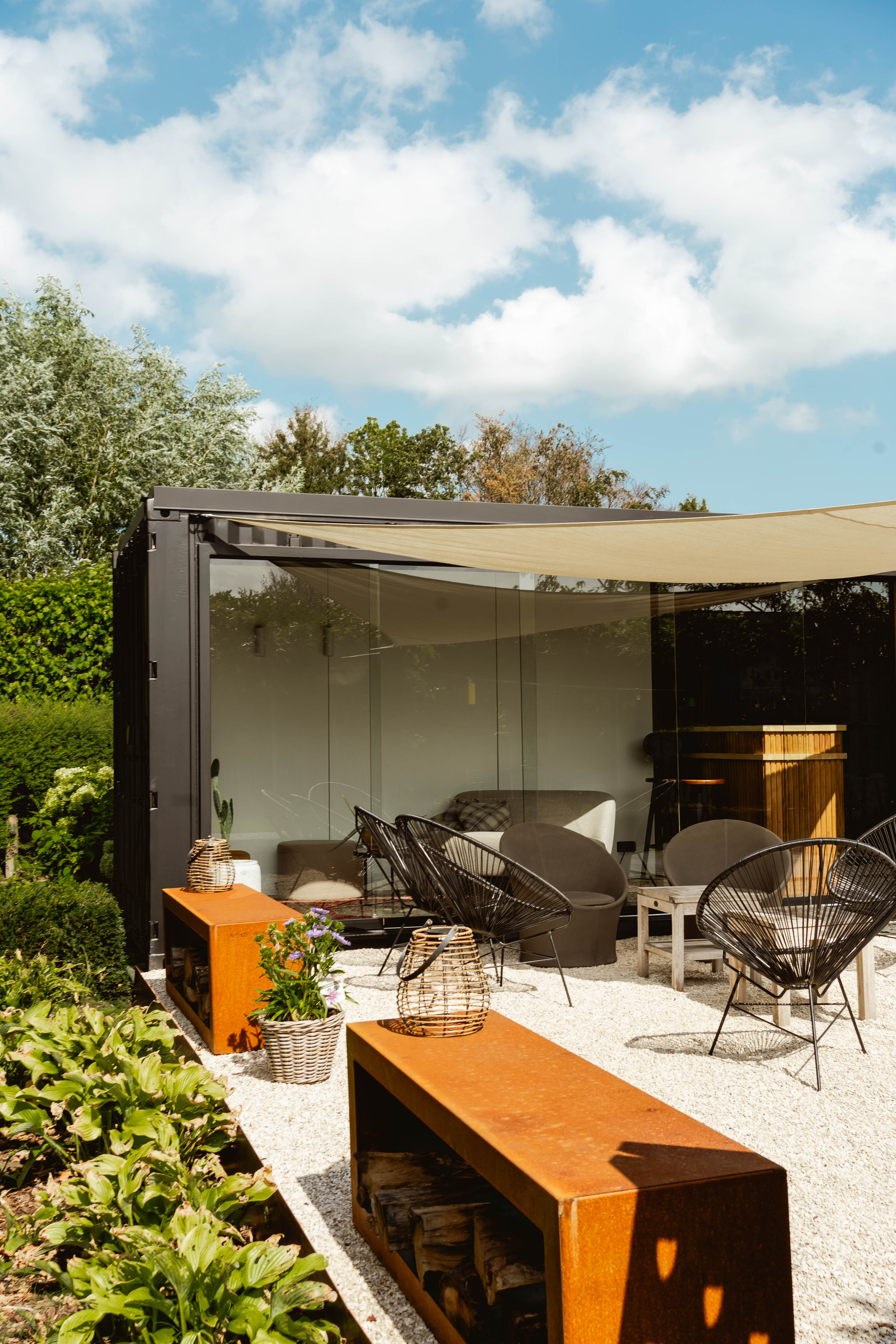 Liv-art zeecontainers lounge